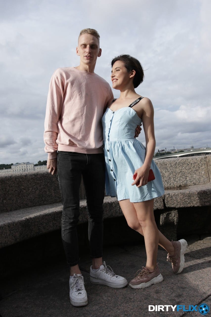 Fiatal barna szépség, Alex Swon, mesteri módon kényezteti a férfiakat - Advik, Alex Swon - 9. kép