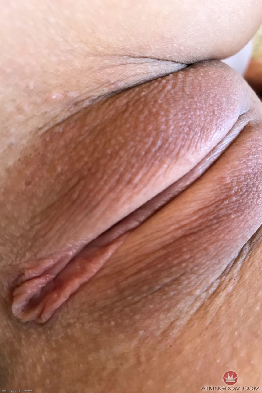 Kezdő szőke Sky Pierce izgató közelségből mutatja meg vonzerejét - Sky Pierce - 20. kép