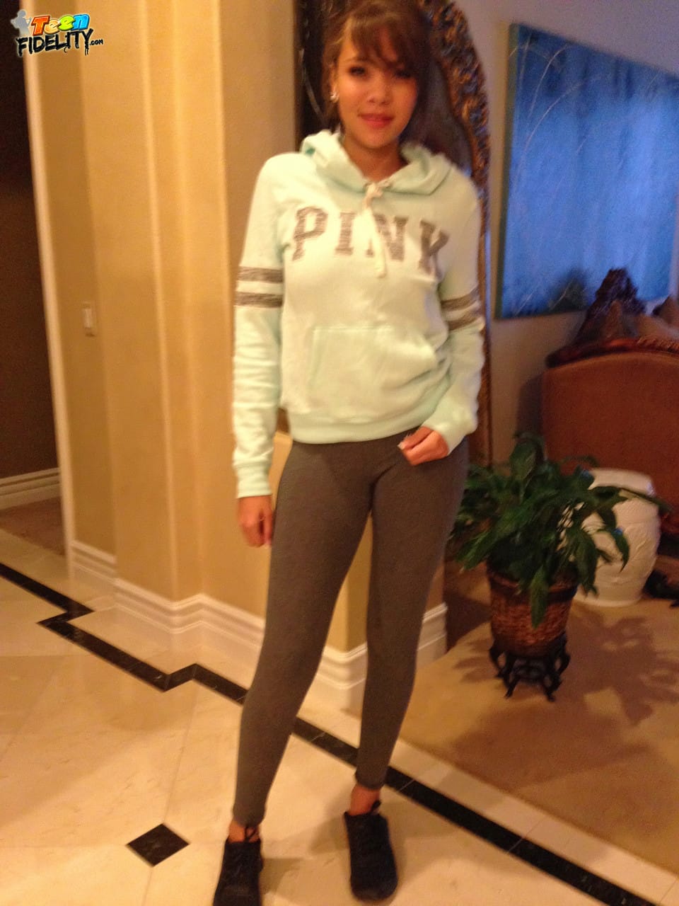 Barna szépség Cassidy Banks ünnepli dús kebleit egyéni táncával - Cassidy Banks - 17. kép