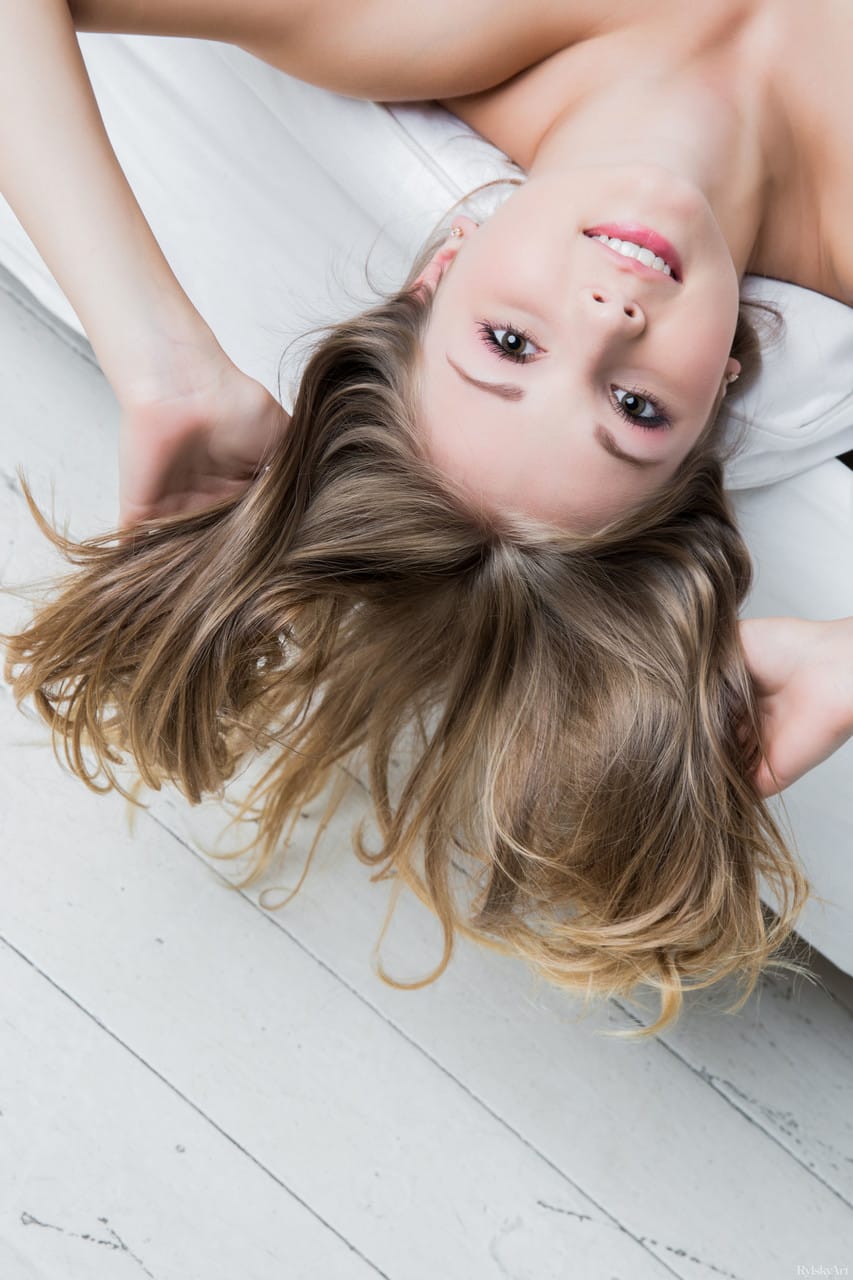 Elbűvölő Jeff Milton közelről mutatja meg csábító, sima idomait - Jeff Milton - 15. kép