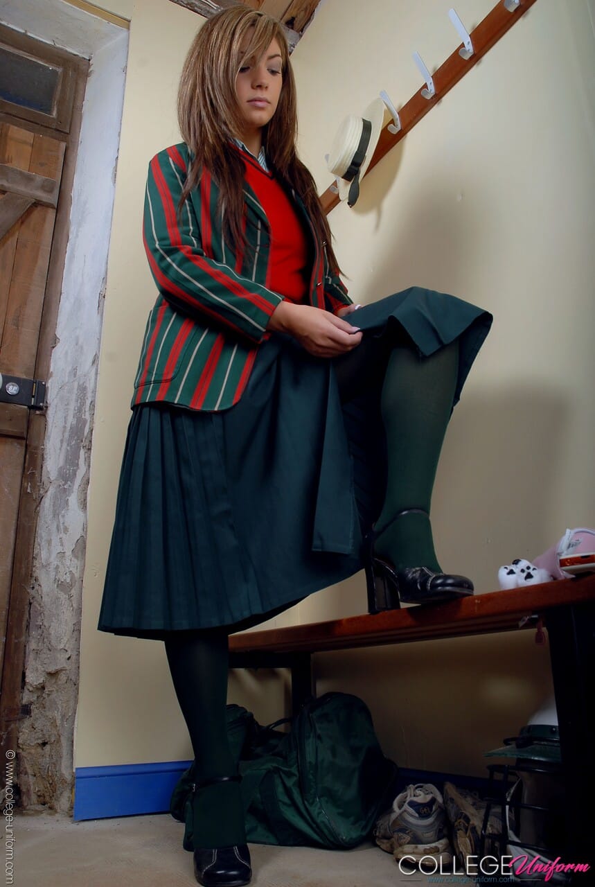 Samantha Buxton meztelen képei az egyetemi uniformisban - Samantha Buxton - 3. kép