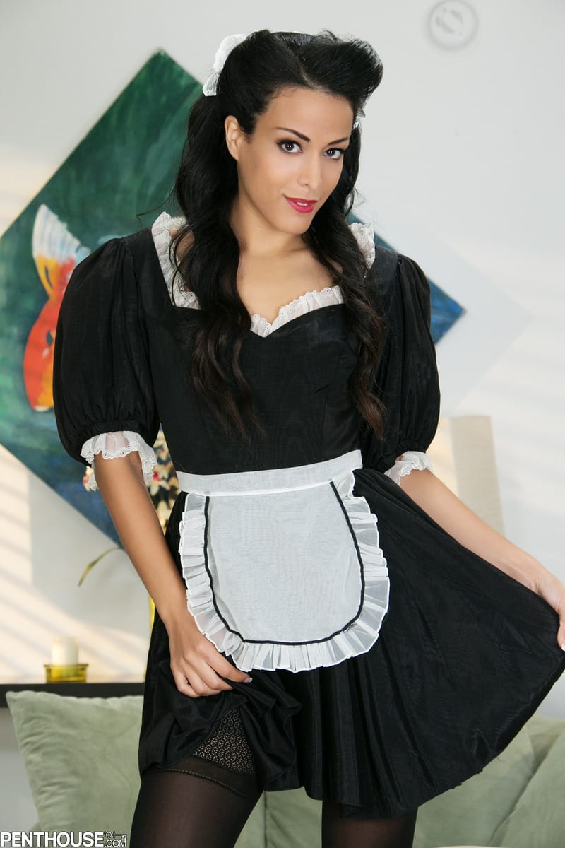 Dark haired maid Layla Sin showcases her naked pussy on a sofa for Penthouse, Layla Sin - Maid, Arab, Centerfold - 2. kép