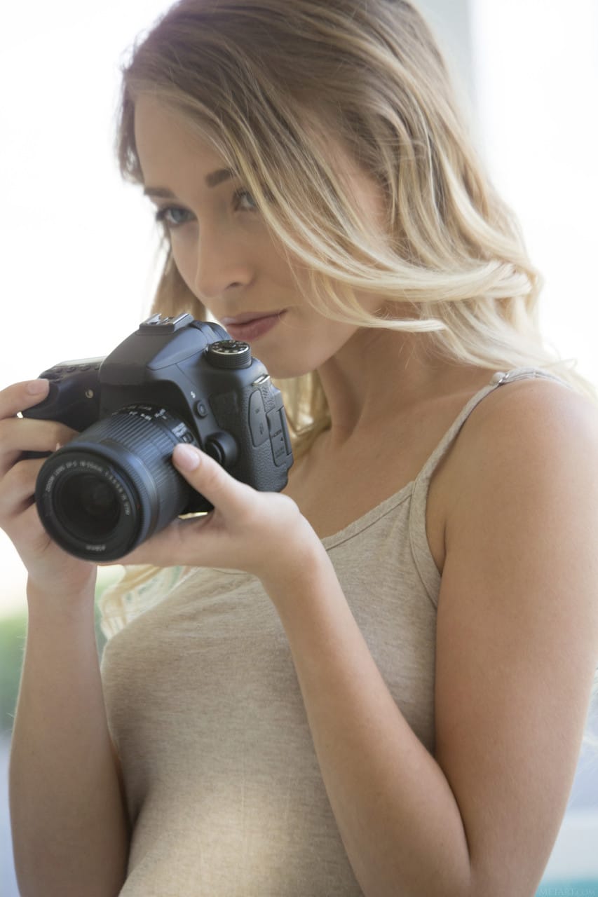 Riley Anne - gyönyörű szőke bombázó mellekkel és puncival, Riley Anne - Cuki, Tökéletes, Bombázó - 1. kép