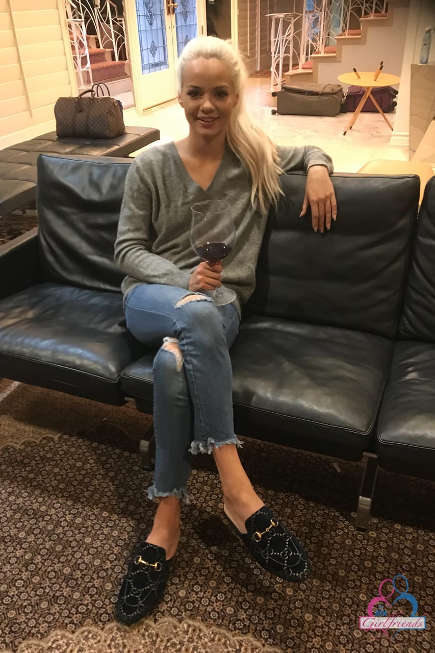 Elsa Jean - vékony amatőr barátnő dögös popsija, Elsa Jean - Valóság, Szőke, Apró - 1. kép