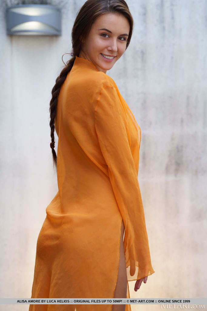 Alisa Amore - meztelenül az ágyon, Alisa Amore - Tökéletes, Fiatal, Modell - 2. kép
