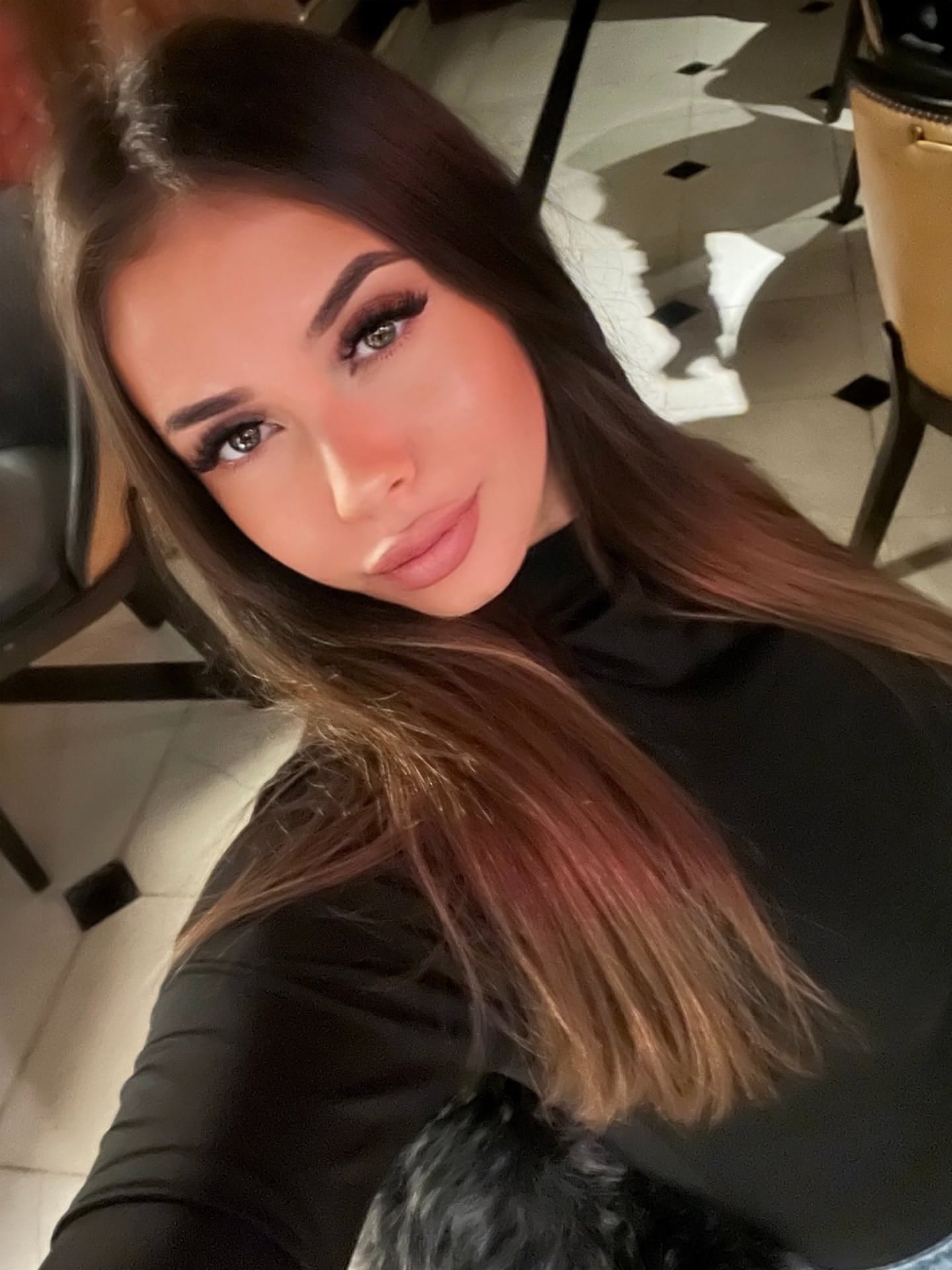 Sabrina Fontana dögös szóló fotói, Sabrina Fontana - Szelfi, Fiatal, Farmer - 6. kép