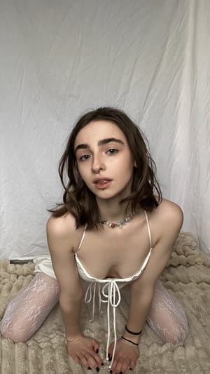 Kicsi tortácska izgalmas OnlyFans tartalommal