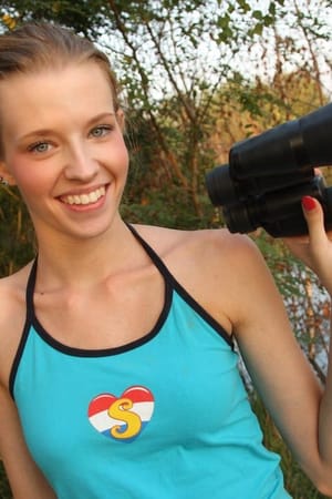 Angyal I szexi popsija és szoknyás bája a Club Seventeen galériájában